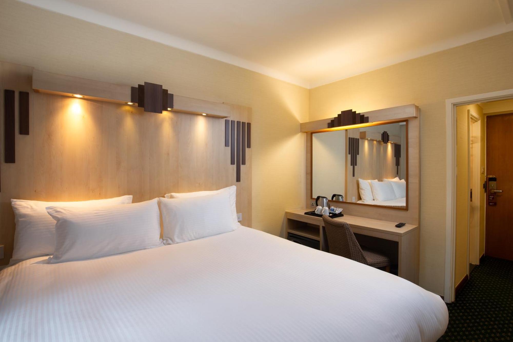 Tavistock Hotel Лондон Екстериор снимка