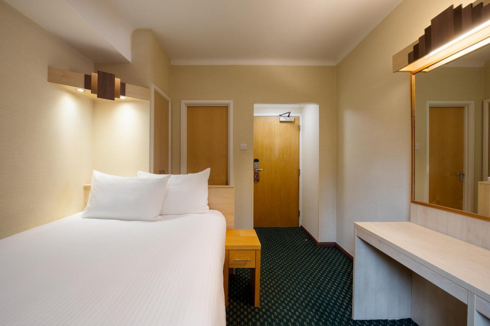 Tavistock Hotel Лондон Екстериор снимка