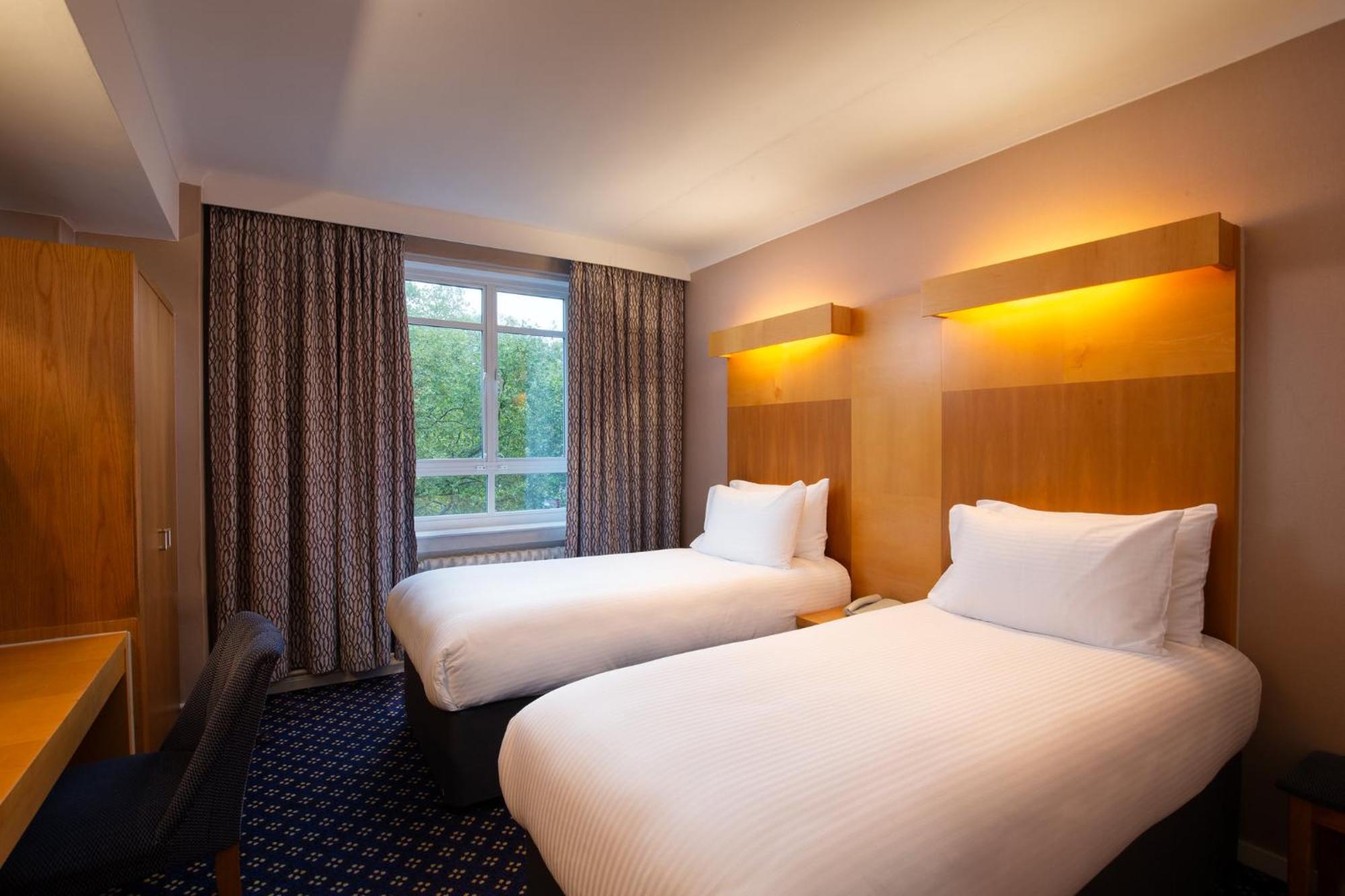 Tavistock Hotel Лондон Екстериор снимка