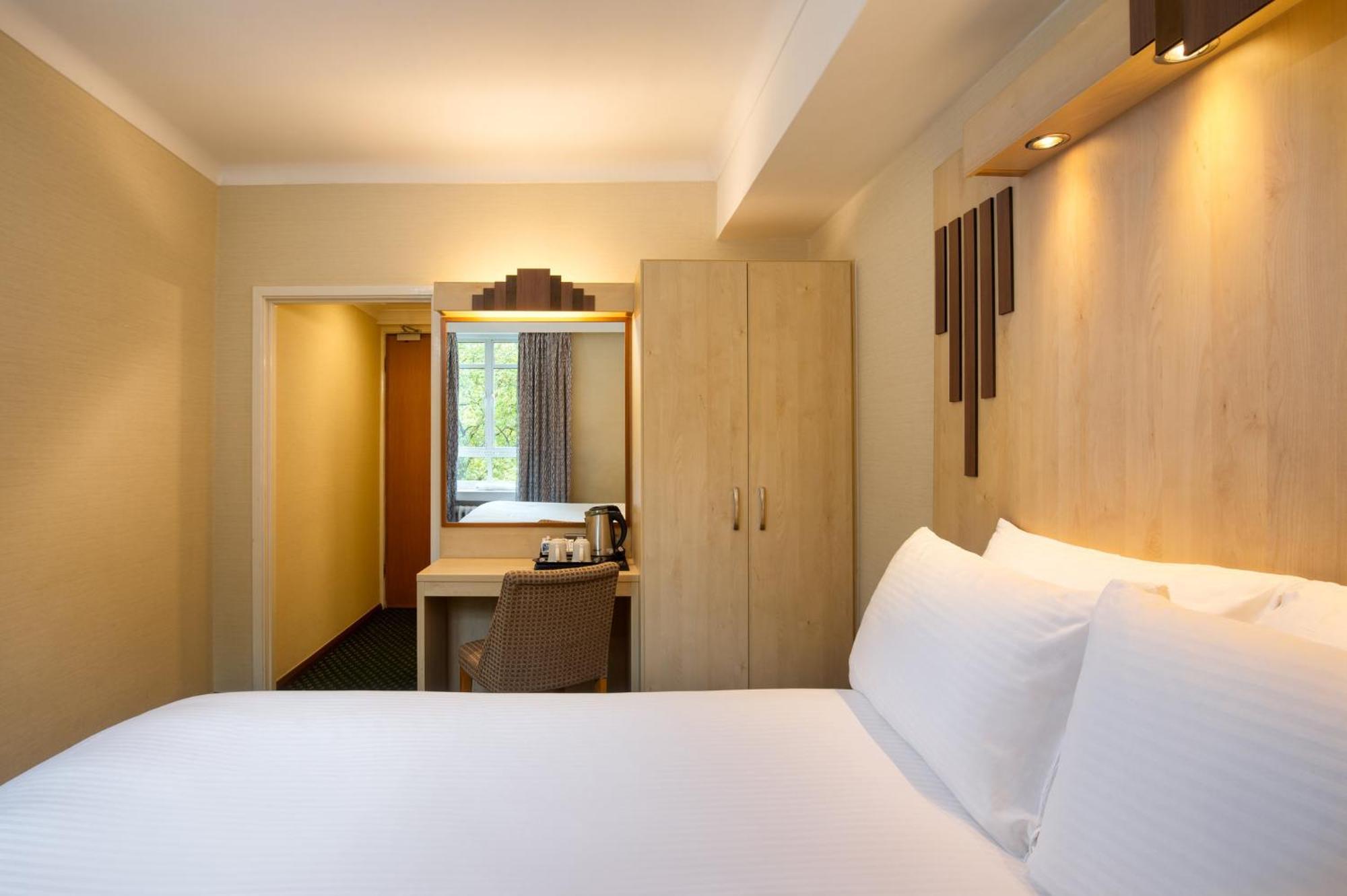 Tavistock Hotel Лондон Екстериор снимка