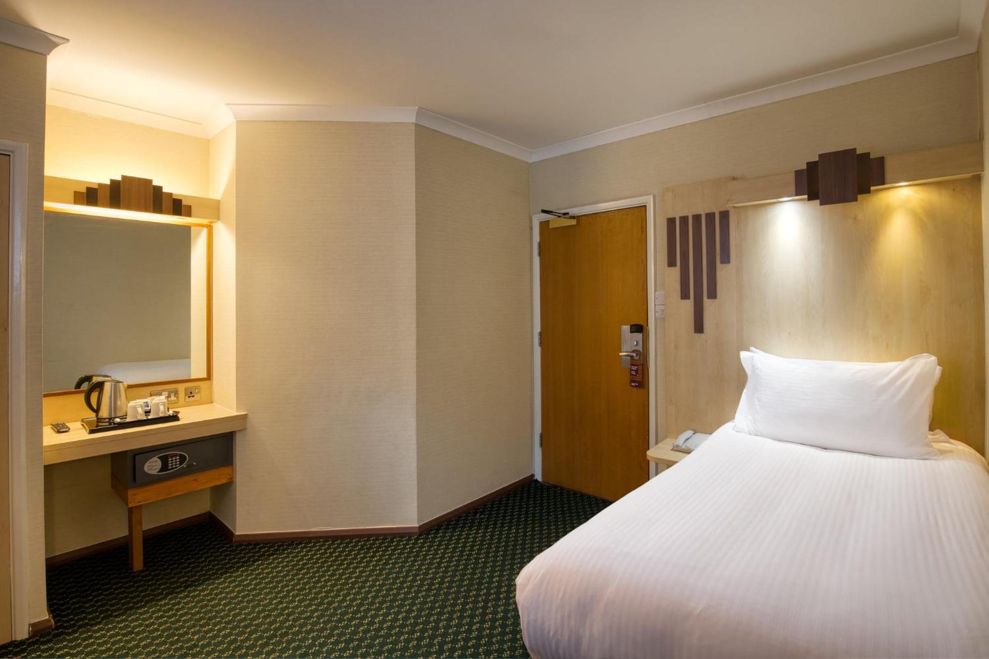 Tavistock Hotel Лондон Екстериор снимка