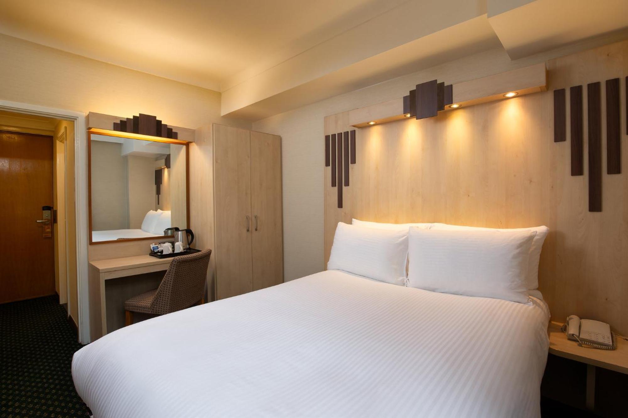 Tavistock Hotel Лондон Екстериор снимка